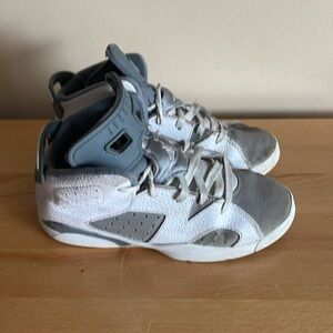 Nike Boys Air Jordan 6 DV3605-100 Gray Basketball Shoes Sneakers Size 2Y